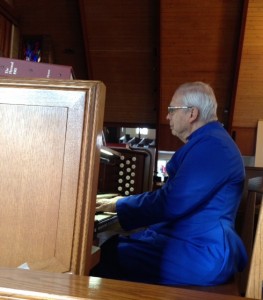 larry crabtrree practicing for hymn sing